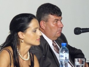 Живко Желев по време на пресконференцията с Алексей Петров, на преден план е водещата Ива Капралова