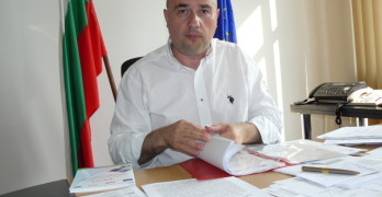 Юлиан Мирков, началник на свиленградската митница, с идването си тук, каза, че знае как да удари по цигарената контрабанда