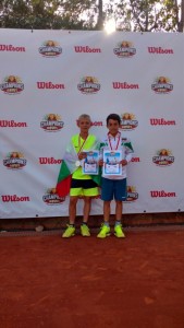 Българската тенис ракета номер едно Гого Георгиев  с партньора си на двойки Борис Боюклиев