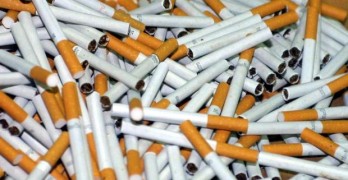 Нови двама „изгърмяха” с контрабандни цигари