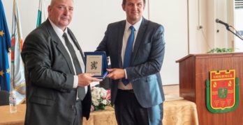 Кметът Анастас Анастасов получи най-високото отличие на Областния управител на Хасково