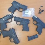 Турчин, запасан с 5 пистолета, задържаха на Капитана