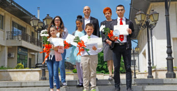 Кметът на Свиленград арх. Анастас Карчев връчи традиционните награди „Ученик на годината“ и „Учител на годината“ /видео и снимки/