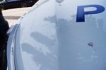 Хванаха крадеца на 35 000 лева, трошат патрулка с тротоарна плочка
