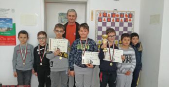 Млади шахматисти от Свиленград премериха сили в чест на Националния празник