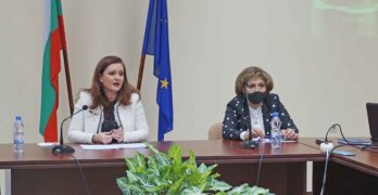 За тази учебна година са утвърдени 77 паралелки в област Хасково, което е по-малко от миналогодишния прием