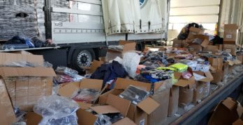Митничарите от „Капитан Андреево” пипнаха дамско бельо, детски дрешки и т.н. в турски камион