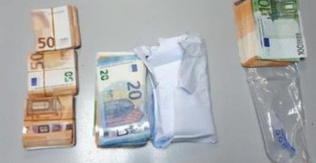 Полицаи казват на митничари къде да търсят контрабандна валута