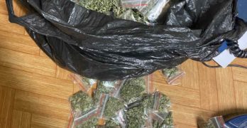 Арестуваха двама мъже за  300 грама марихуана