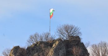 В село Левка, община Свиленград: Нова Година – ново знаме