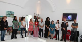 Кметът арх. Анастас Карчев откри изложбата с творбите от Националния пленер „Нарисувани усещания”