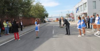 Кметът на общината арх. Анастас Карчев откри реконструираната улица „Петър Берон” в кв. „Кап. Петко войвода”