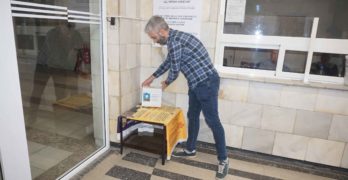 Областната администрация – Хасково организира традиционния си благотворителен коледен базар
