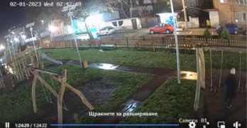 Грозно: В Свиленград маскиран открадна детска люлка от парк „Сухата река“