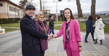 Кметът на Свиленград арх. Анастас Карчев поздрави абитуриентката Милена Димитрова за четвъртата и изложба, наречена “Животът е изкуство”