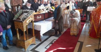 Българи, турци  и гърци отдават последна почит на отец Чъкърък