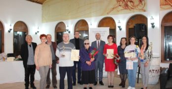 Голямата награда на Националния поетичен конкурс „Жената – любима и майка” спечели поет от Плевен