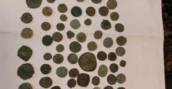 Полицаи откриха в Харманли монети, икони, книга с метален обков, два кръста