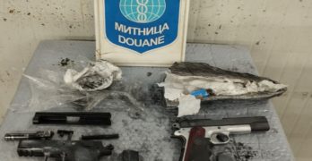 Контрабандни бойни пистолети задържаха митническите служители на МП „Капитан Андреево”
