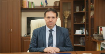 Областният управител на Хасково забрани обработката на пасища след 11:00 часа
