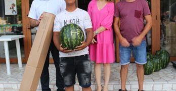 В Любимец: Юлиян Димитров е тазгодишният победил в конкурса за „Най-голяма диня“. Ангел Петров пък спечели първо място в категорията „Най-сладка“