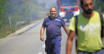 Пожарът в Свиленградско продължава да бушува, пътят за Младиново е затворен
