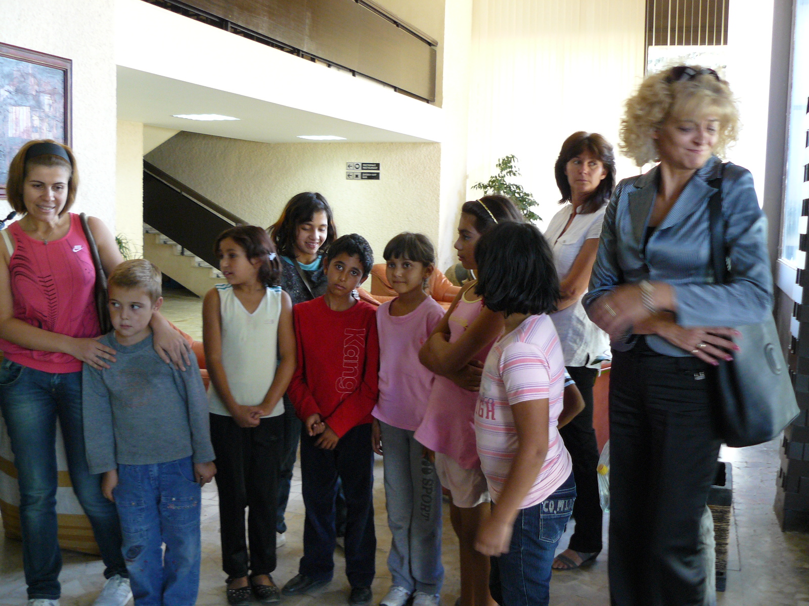 Фуат Гювен зарадва 150 деца и младежи с топли кожухчета