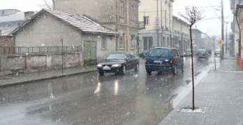 Мокър сняг в цялата община, пътищата – проходими