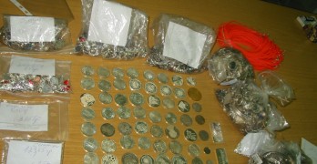 Заловиха сребро и монети за 16 хиляди лева на границата