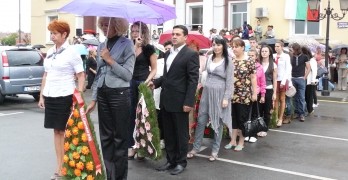 Венци и цветя за независимостта на България