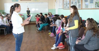 Ученици мерят знания за бележити българи в състезание