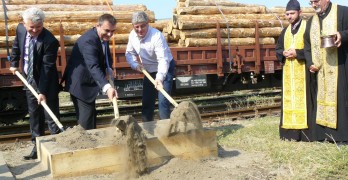 Министърът на транспорта направи първа копка на жп линията Харманли – Свиленград