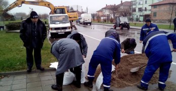 Обявиха червен код за Марица при Свиленград, водата стигна 5,10 м