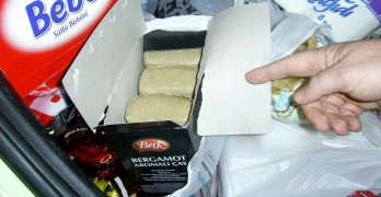 Хванаха 7 кг хероин, натъпкан в кутии от баклава