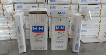 Митничари откриха 44 000 къса контрабандни цигари в кухините на микробус