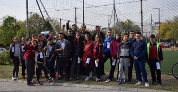 Младежи премериха знания в луда надпревара из Свиленград