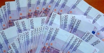 Митничари иззеха 145 хил. евро от микробус