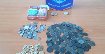 Старинни монети и византийски печати в цигарени кутии, откриха митничари на МП „Капитан Андреево“