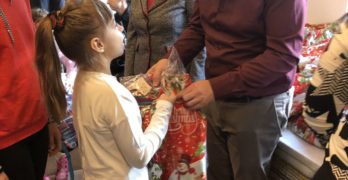 Владиката Киприян отслужи коледна литургия, а кметът на Свиленград раздаде подаръци на децата от българското училище в Одрин
