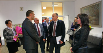 Министър Красимир Вълчев се срещна с учителския колектив на СУ „Д-р Петър Берон“ – Свиленград