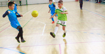Близо 100 деца от 4 школи мериха футболни умения в Свиленград /снимки/