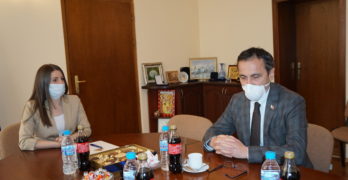Генералният консул на Турция дари 100 защитни костюма на Хасковска област