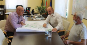 Министърът на околната среда и водите Емил Димитров се срещна с кмета на Свиленград арх. Анастас  Карчев във връзка с водозахранването на общината