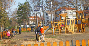 Новият парк „Сухата река“ в Свиленград не е завършен, но вече е предпочитано място за младите семейства