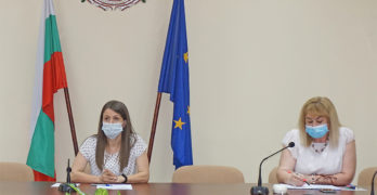 От утре започва ваксинацията на учителите от област Хасково. Първи ще се ваксинира директорът на ЕГ „Проф. д-р Асен Златаров“ Деян Янев