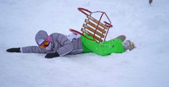 Свиленградското село Мезек се превърна в зимен център за пързаляне /снимки/