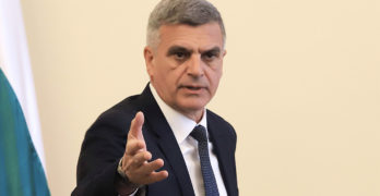 Премиерът Стефан Янев: Всички машини, необходими за провеждането на предсрочните парламентарни избори на 11 юли, вече са налични