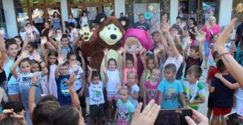 С детско маскот парти Любимец откри празничните дни на града