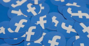Facebook, Facebook Messenger, Instagram и WhatsApp се сринаха