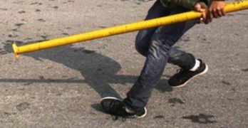 Екшън: Бой с метална тръба и стрелба с пистолет за бивша в Града на Белоногата